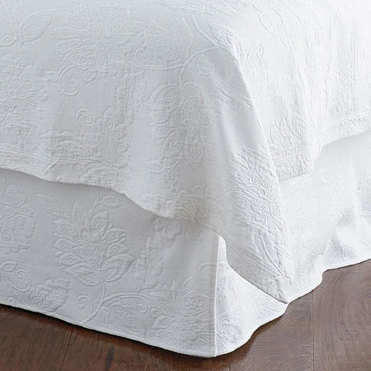Putnam Cotton Matelassé 14 in. Drop Bed Skirt - White
